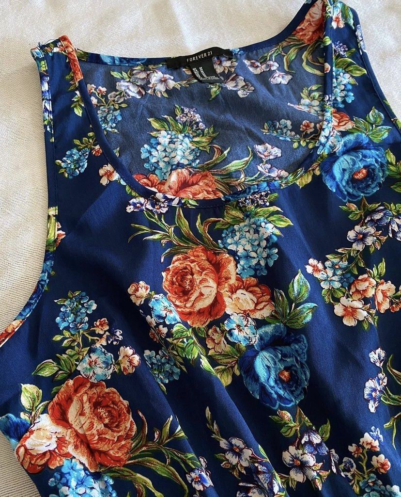 Forever21 Floral dress (Category: Dresses) located in Guimba. Submitted by roquefellas (Listing ID 1221995668, Image 2). Description: Fits to small-medium. Used once. No flaws. Like new..