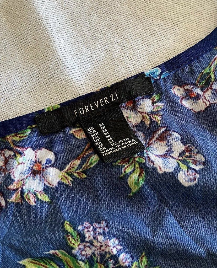 Forever21 Floral dress (Category: Dresses) located in Guimba. Submitted by roquefellas (Listing ID 1221995668, Image 3). Description: Fits to small-medium. Used once. No flaws. Like new..