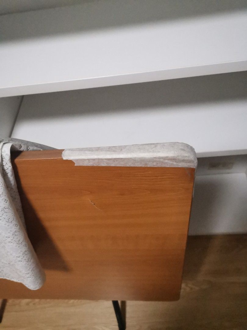 Foldable Table (Category: Tables & Sets) located in Singapore. Submitted by AChang22 (Listing ID 1222015744, Image 2). Description: .