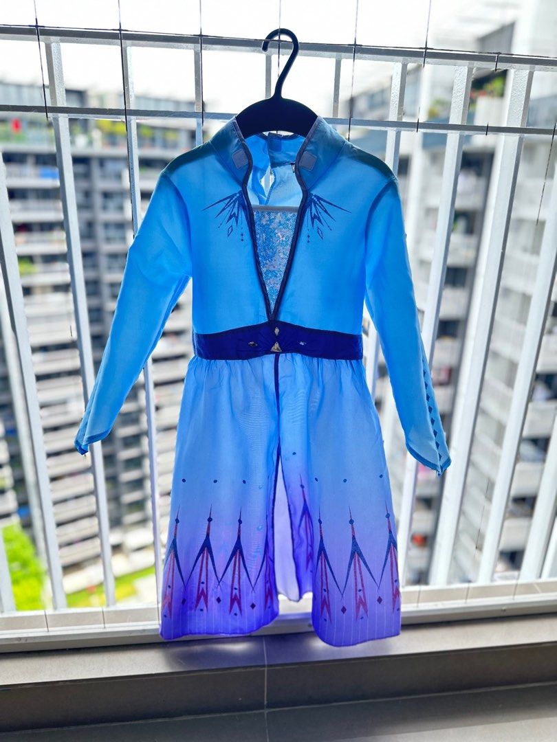 Elsa costume 3 year outlet old