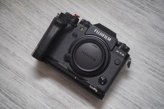 Fujifilm X-T4 Black - Ex Garansi FFID - SC 7.xxx - Fullset - Like New