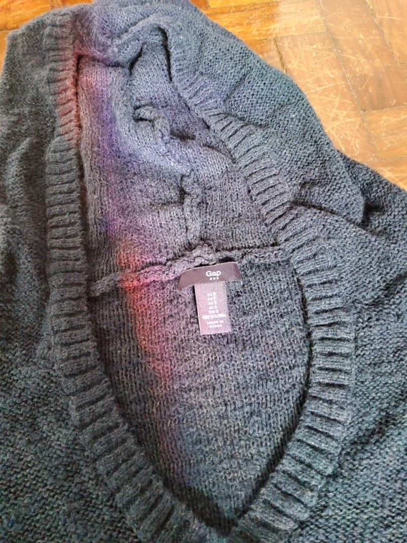 Gap Knitted Hoodie Longsleeves (Category: Coats, Jackets and Outerwear) located in Naga. Submitted by ms.dv (Listing ID 1221934696, Image 2). Description: CLOSET CLEANOUT Good condition Size small on tag Width: 36 inches Length: 20 inches Brand: Gap Has little holes in the arm part (see pics) DM me for more info or pics.