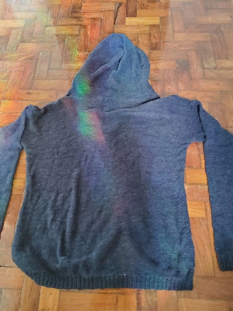 Gap Knitted Hoodie Longsleeves (Category: Coats, Jackets and Outerwear) located in Naga. Submitted by ms.dv (Listing ID 1221934696, Image 3). Description: CLOSET CLEANOUT Good condition Size small on tag Width: 36 inches Length: 20 inches Brand: Gap Has little holes in the arm part (see pics) DM me for more info or pics.