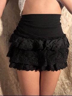 Grunge mini ruffle lace skirt