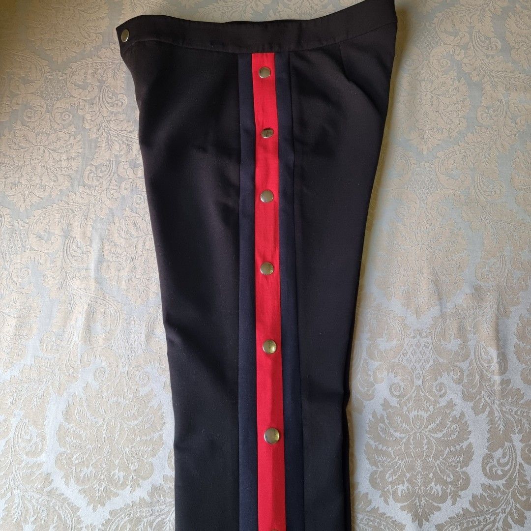 Gucci Black Classic Web Track Pants / Trousers (Category: Luxury Apparel) located in Manila. Submitted by _moca01 (Listing ID 1222042164, Image 2). Description: GUARANTEED AUTHENTIC 💯 Black Classic Web Trouser -USED, but still in great condition -No issues to mention. Just normal signs of usage. -Size 44 (Size 30). Please see table on the last photo -No inclusions -PLEASE CHECK ALL PHOTOS, FEEL FREE TO SEND ME A PM 😊.