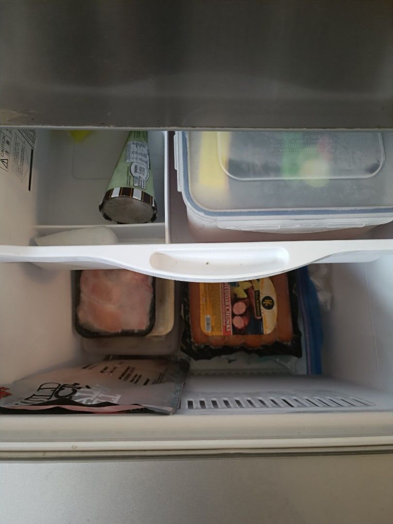 Hitachi refrigerator with ice maker, 家庭電器, 廚房電器, 雪櫃及冰櫃 Carousell