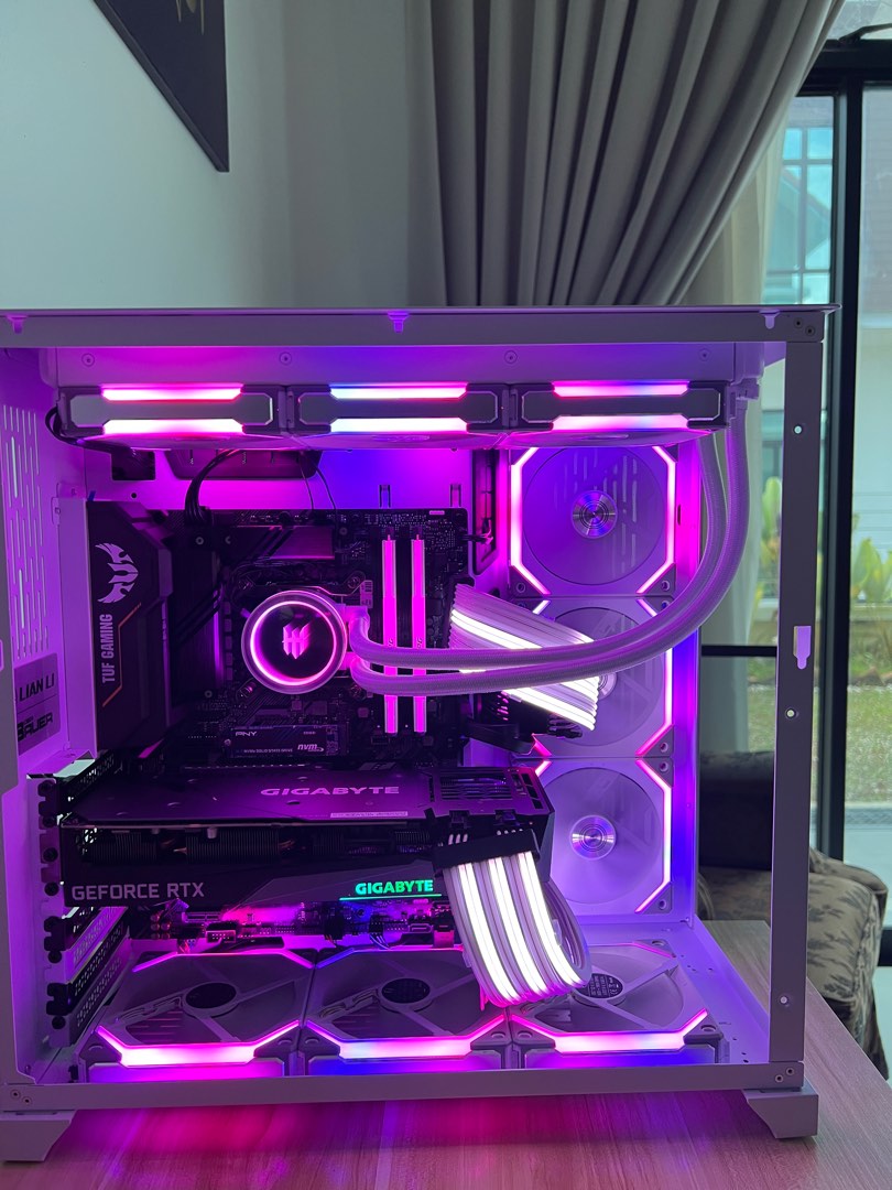 I510400f + RTX 3070 + Lian li case + lian li fan + lian li strimer