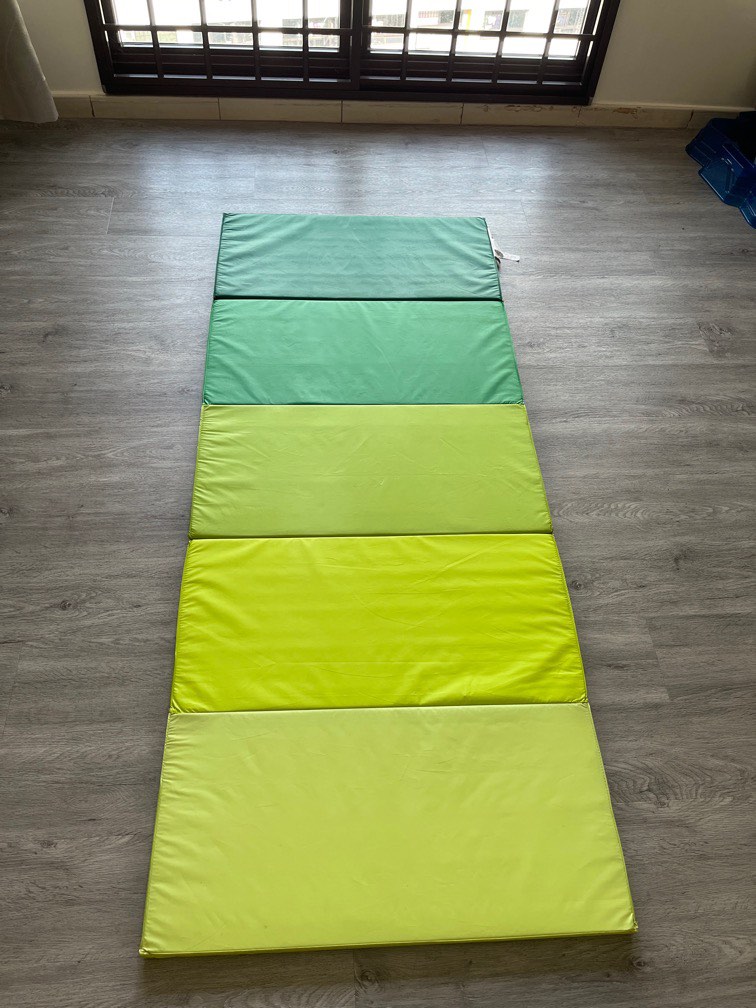 IKEAPlufsig Folding gym mat , Sports Equipment, Exercise & Fitness