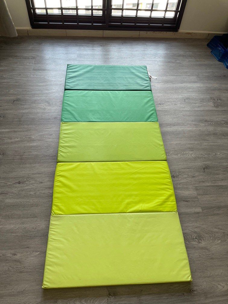 IKEAPlufsig Folding gym mat , Sports Equipment, Exercise & Fitness