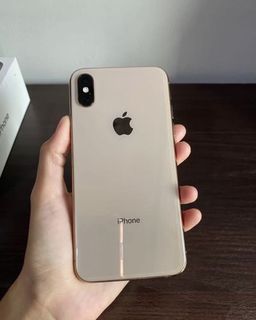iphone Xs gold 64 GB like new free airpods