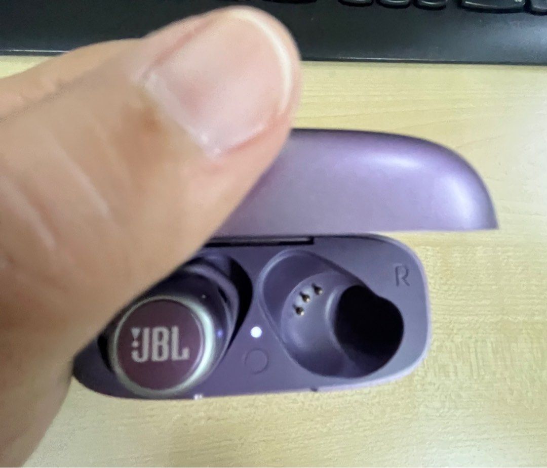 JBL Live 300 TWS case and left earbud only Audio Earphones on