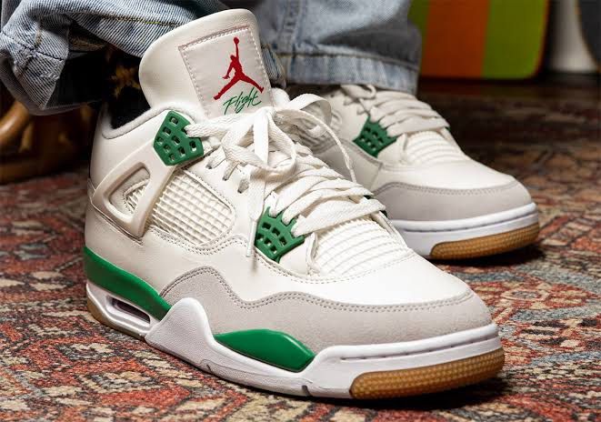 Jordan 4 SB Pine Green, Men's Fashion, Footwear, Sneakers on Carousell