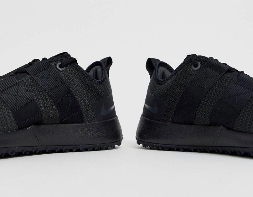 Like New Nike Blackout Training Varsity Compete Trainers in Triple