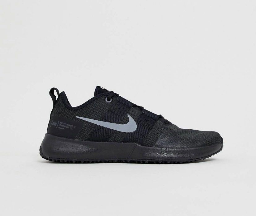 Like New Nike Blackout Training Varsity Compete Trainers in Triple Black