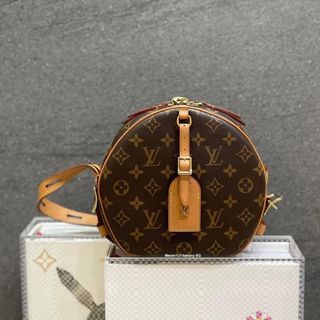 Louis Vuitton Chapeau Souple MM Monogram Bag