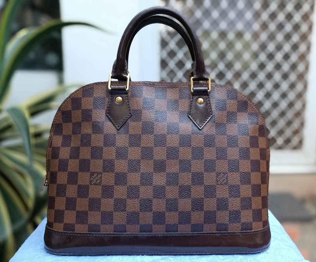 Louis Vuitton Alma BB DE (Category: Luxury Bags & Wallets) located in Las Pinas. Submitted by jvega08 (Listing ID 1221900940, Image 2). Description: alma bb DE with signs of usage can send pics for reference.. canvass and GHW in very good condition.. with dustbag lock/keys and local receipt LV greenbelt...