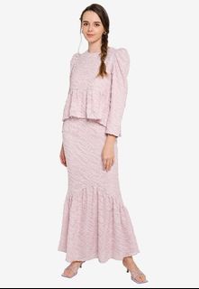 (Category: ) located in . Submitted by preloved_4sisters_ (Listing ID 1221942623, Image 1). Description: .