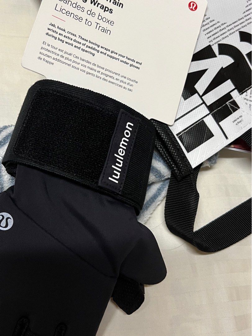 lululemon boxing wrap gloves, 女裝, 手錶及配件, 手套 Carousell