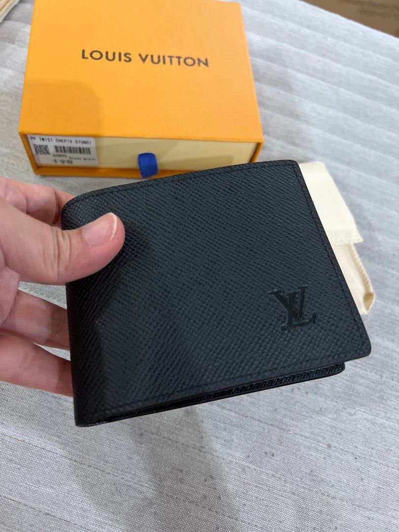 LV EPi short men wallet (New) , Men's Fashion, Bags, Belt bags, Clutches  and Pouches on Carousell