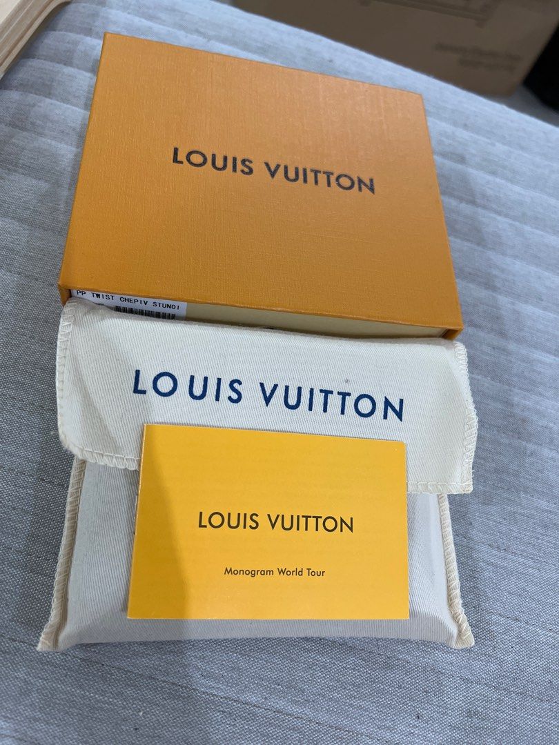 LV EPi short men wallet (New) , Men's Fashion, Bags, Belt bags, Clutches  and Pouches on Carousell