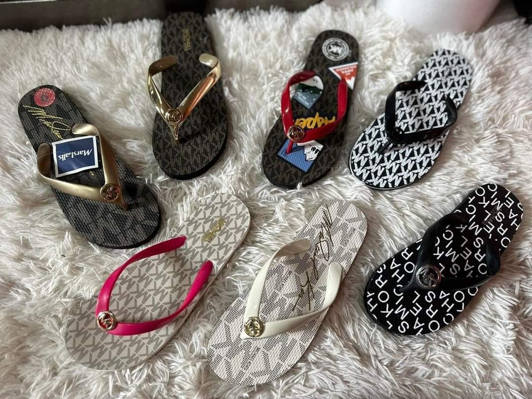 Coach flip hot sale flops marshalls