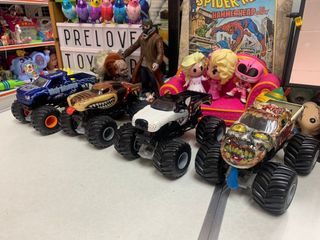 MonsterJam Hotwheels 1/24