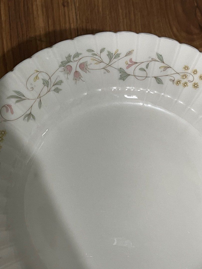 NARUMI Dinner plate (3pcs) (Category: Dinnerware & Cutlery) located in Davao. Submitted by hiedelle1120 (Listing ID 1221878729, Image 3). Description: Decluttering Stored in the cabinet 3pcs dinner plate You may add this piece in you collection J&T or JRS for shipping .