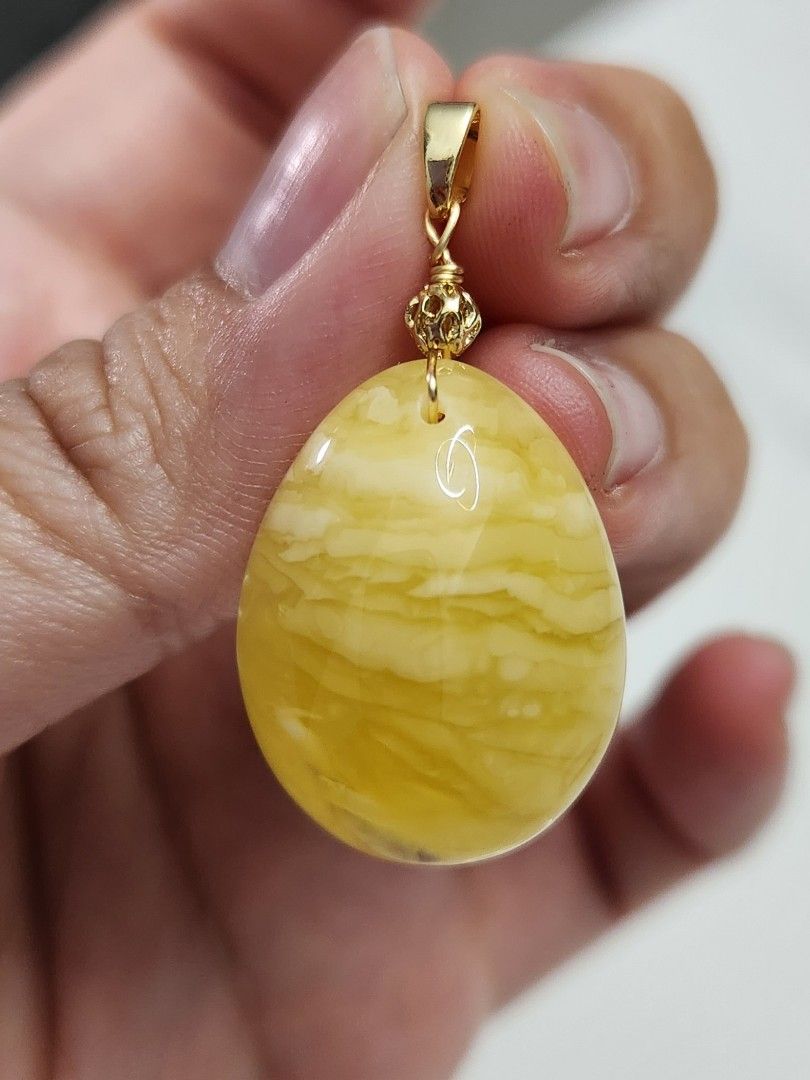 Gold sale amber necklace
