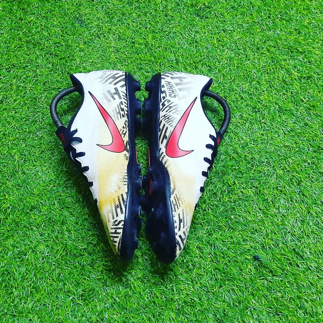 Nike shhh shop
