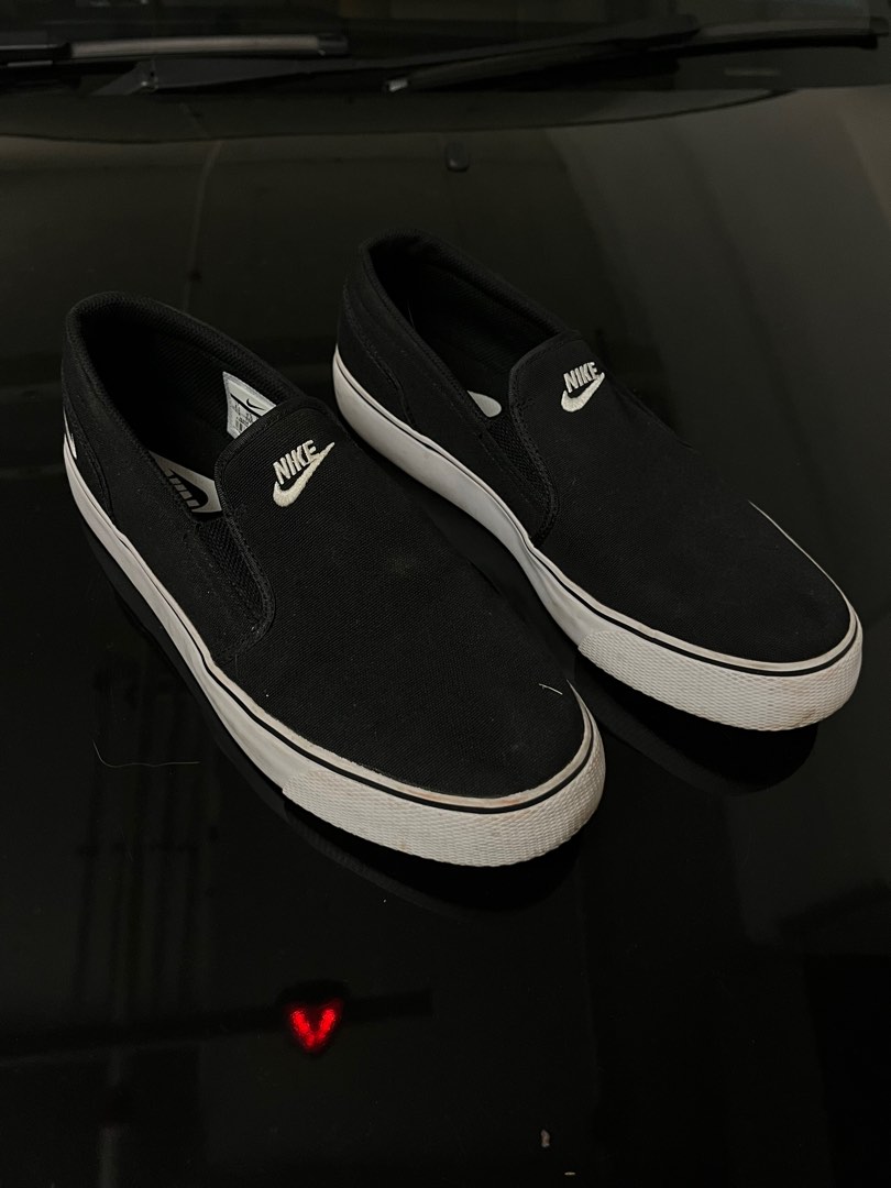 NIKE SLIP ON BLACK Women s Fashion Footwear Sneakers on Carousell