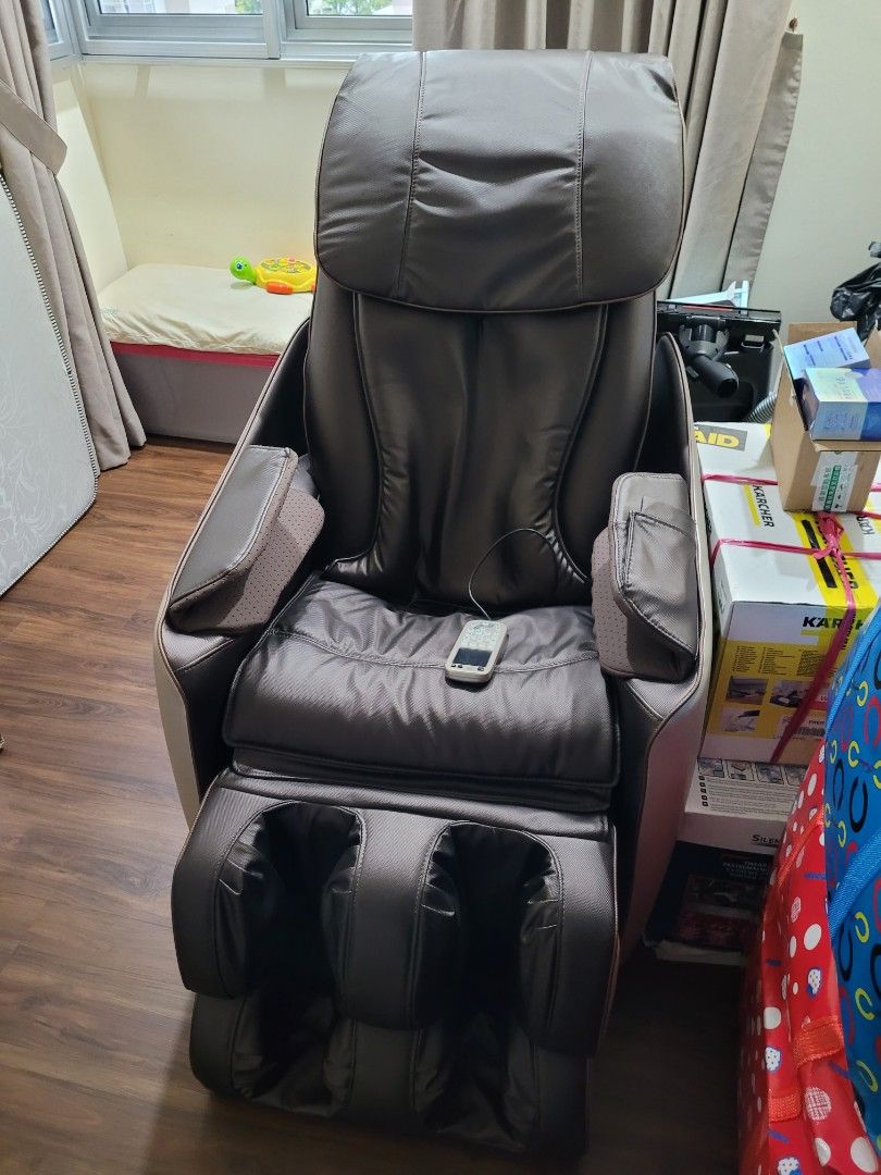 Ogawa massage chair, Health & Nutrition, Massage Devices on Carousell