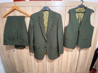 (Category: ) located in . Submitted by ga_closet (Listing ID 1221996351, Image 1). Description: .