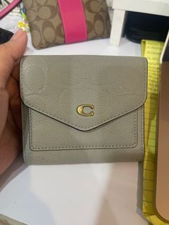 Original coach trifold