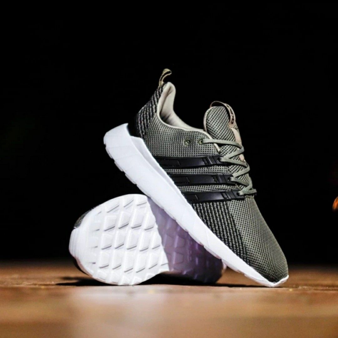 ORIGINAL ADIDAS QUESTAR FLOW Fesyen Pria Sepatu Sneakers di