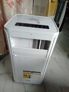 Portable air pre own or used from Australia portable aircon CLICK BRAND sale as is no hos missing from part dalawang piraso