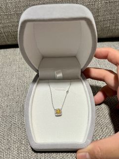 <REDUCED> BNIB 18K yellow diamond necklace