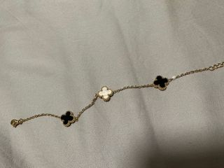 (Category: ) located in . Submitted by splashofconfetti (Listing ID 1221996480, Image 1). Description: .