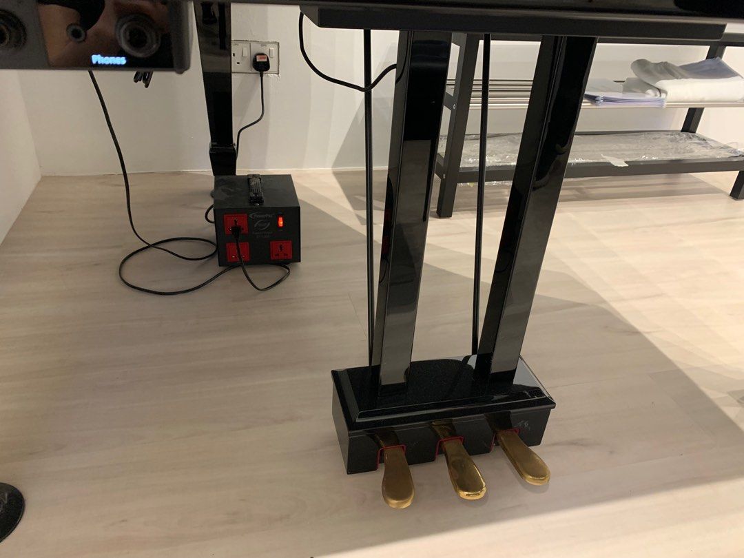 Roland digital grand piano GP609, Hobbies & Toys, Music & Media