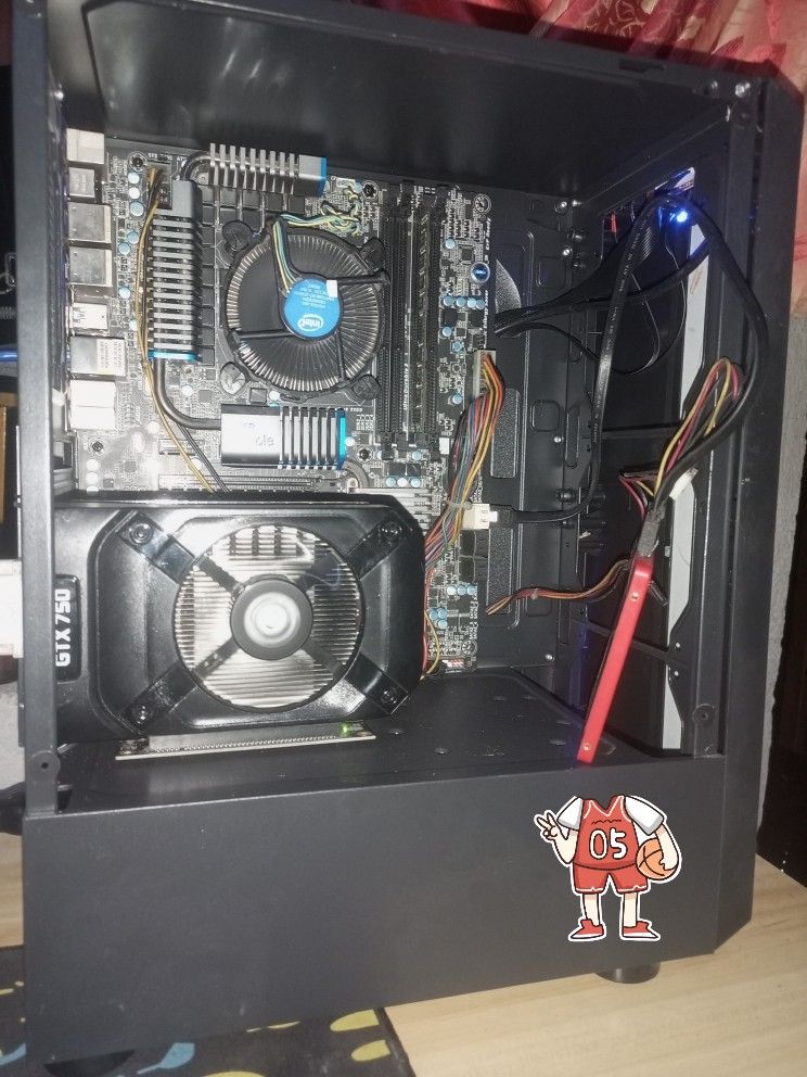 Rush Gaming desktop i7 (Category: Desktops) located in Quezon City. Submitted by rechellevora (Listing ID 1221931738, Image 1). Description: For sale gagamitin nlang Intel core i7 2600k GTX 750 2GB DDR5 Gaming Motherboard 4GB RAM 120GB SSD ATX Case Note: no tempered side panel Pick up Dito sa Bahay for testing. Or video call if ipapalamove or meet up Thank you Price: 7k.