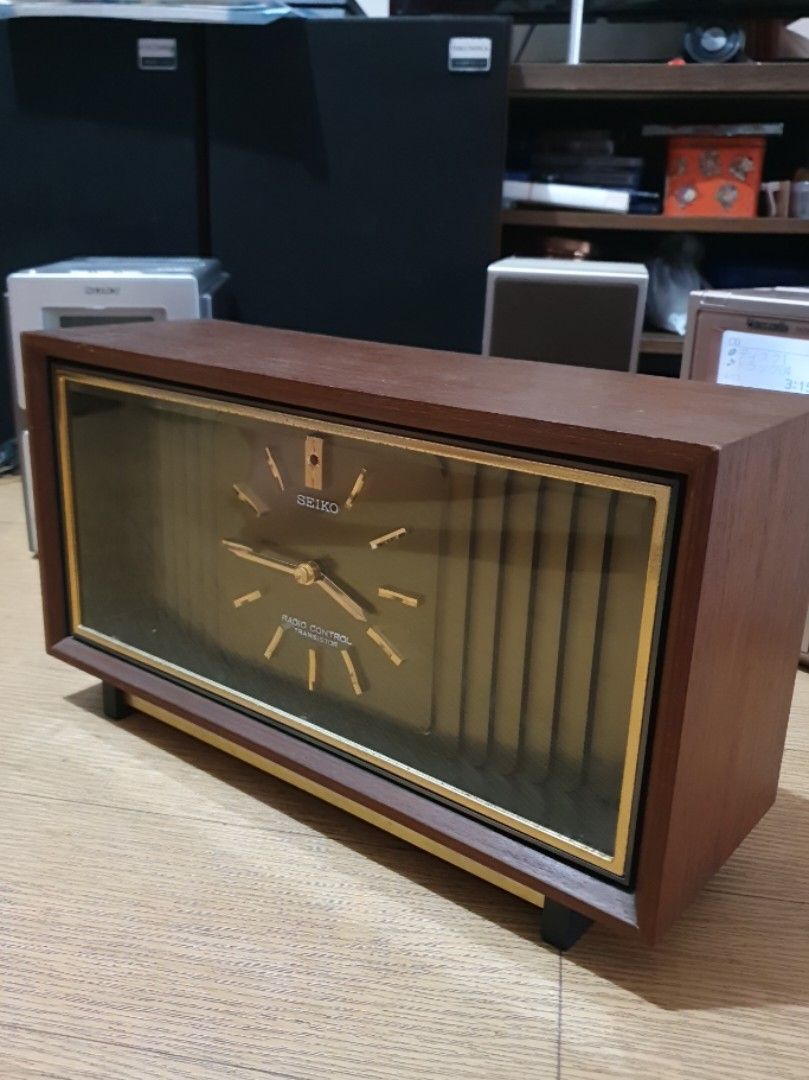 Vintage Seiko Radio Control Transistor Desk clock, Hobbies & Toys