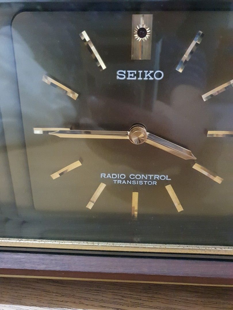 Vintage Seiko Radio Control Transistor Desk clock, Hobbies & Toys