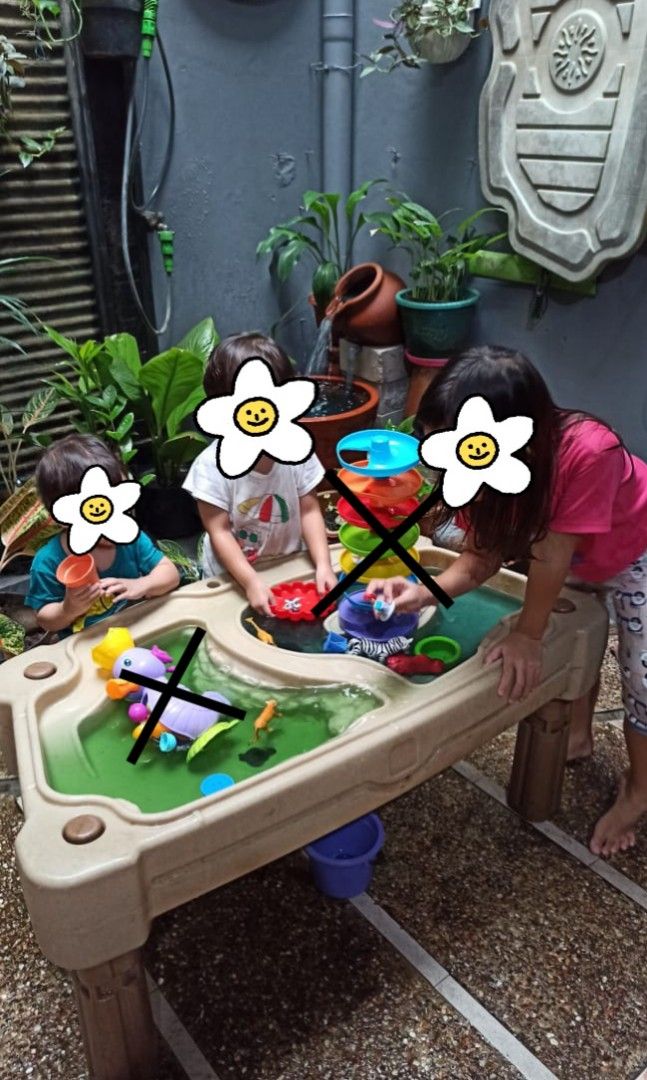 Step 2 sand and water table sensory table, Toys & Collectibles, Mainan