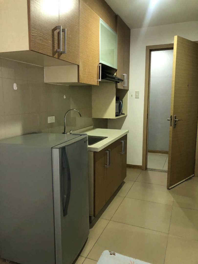 Studio Unit with Balcony For Sale Near La Salle Taft, Benilde and St