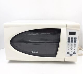 SUNBEAM 0.7 Cu. Ft. 700 Watt Microwave Oven
