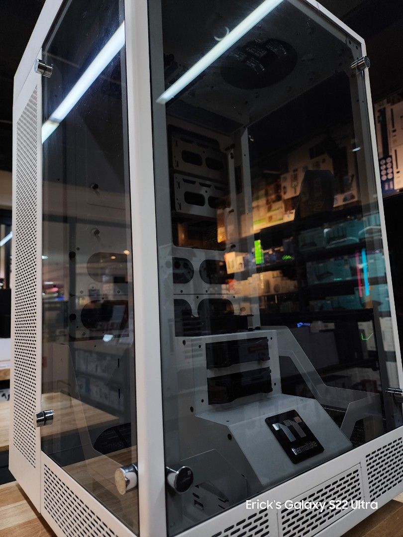 The Tower 900 Snow Edition - Thermaltake Computer Casing, Computers ...