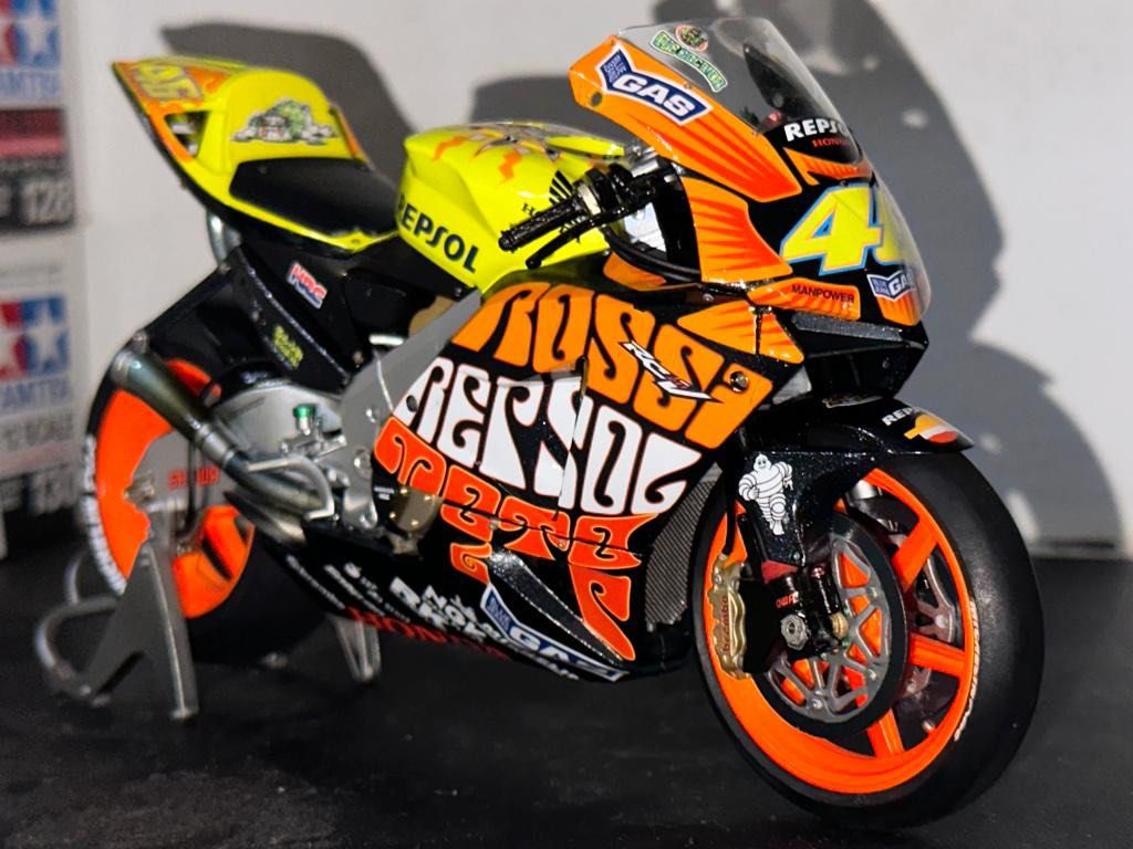 Valencia Rossi No.46)Tamiya 1/12 Honda repsol rc211v 2003