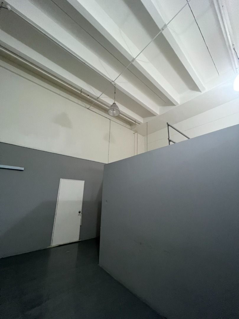 Warehouse/Office Storage Space Rental MegaWoodlands, Property
