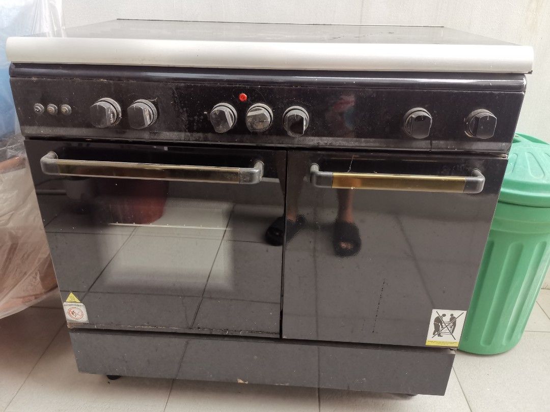 White Westinghouse Gas Oven Range (90cm) on Carousell