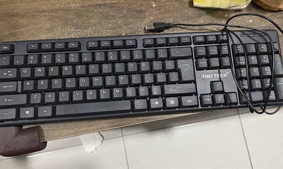 Wired Keyboard TinyTech (Category: Computer Keyboard) located in Kuala Lumpur. Submitted by ok_duck (Listing ID 1222016746, Image 2). Description: Rarely use, still new but no box. Can pick up at Residensi Platinum Teratai.