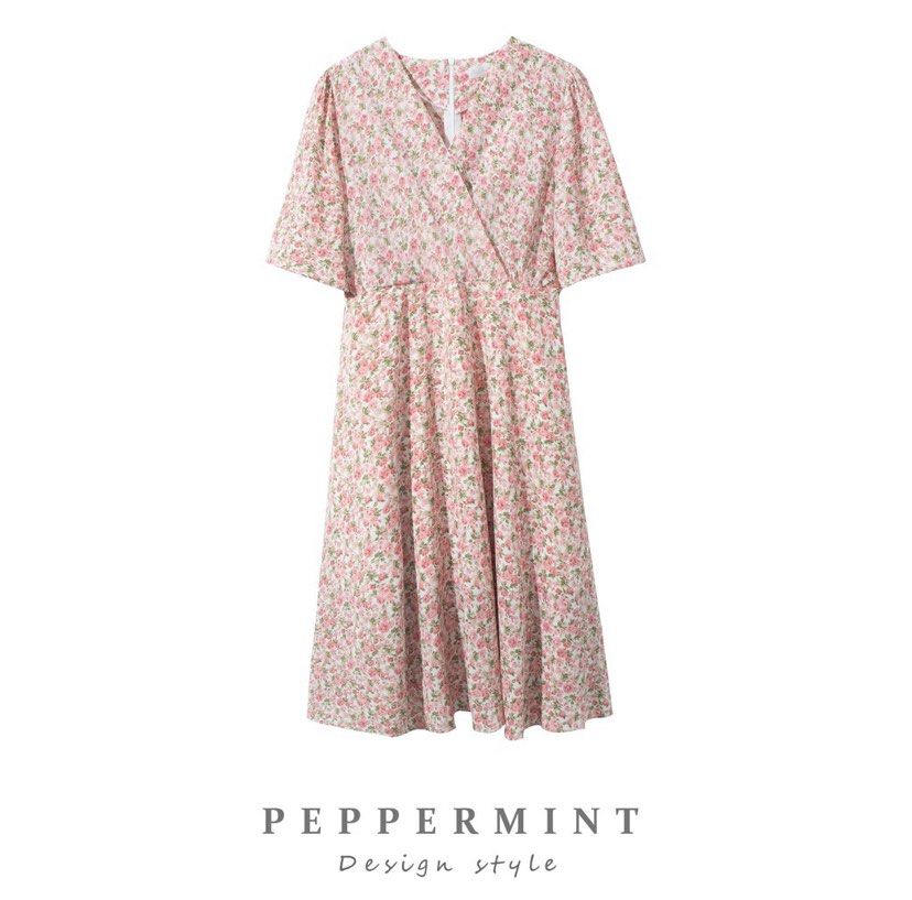 Wrap around dainty dress (Category: Dresses) located in Makati City. Submitted by decluttelling (Listing ID 1221978440, Image 1). Description: No LP | high quality Too big for me. Used once Size large .